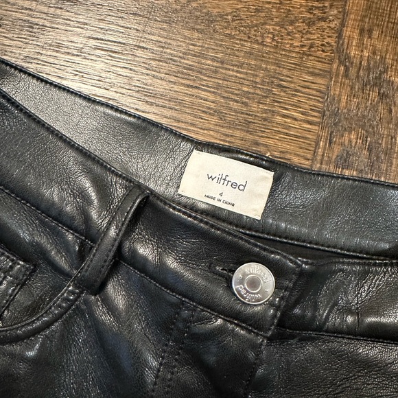 Aritzia Wilfred Melina Faux Leather Shorts SIZE 4 - Picture 5 of 5